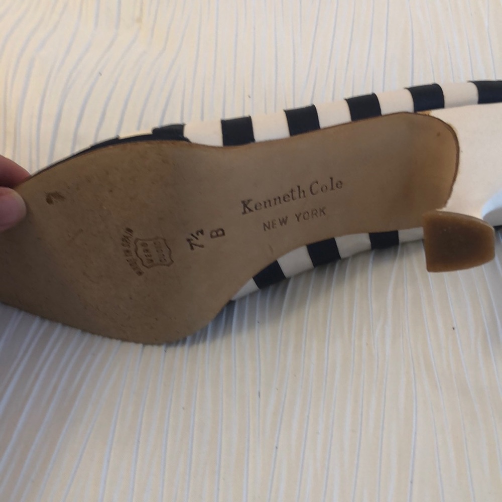 KENNETH COLE HEELS - Picture 3 of 6